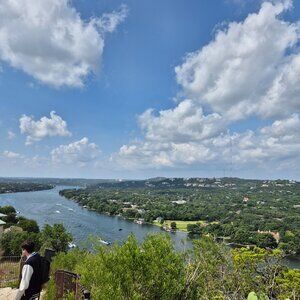 Meet your Posher, Camila